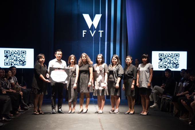 Fashion V together